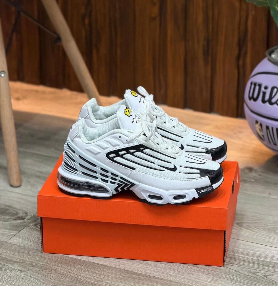 NK Air Max Plus III Blanco Negro