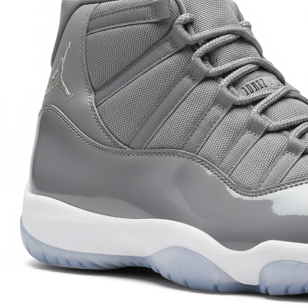 JRDN 11 Retro Cool Grey - Detalle patent leather