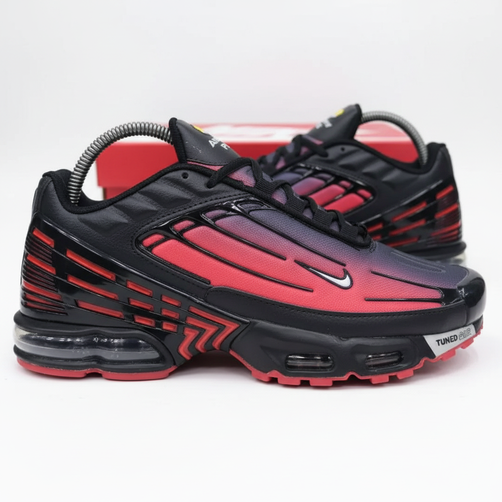 NK Air Max Plus III Negro Rojo - Vista lateral